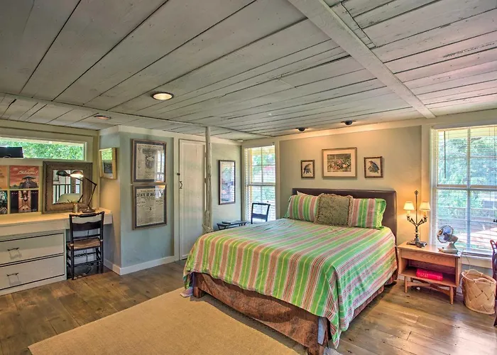 Holiday home 4 Mi To Dtwn! Worth W/ Shared Pool
