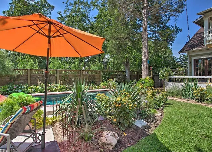 4 Mi To Dtwn! Worth W/ Shared Pool Holiday home